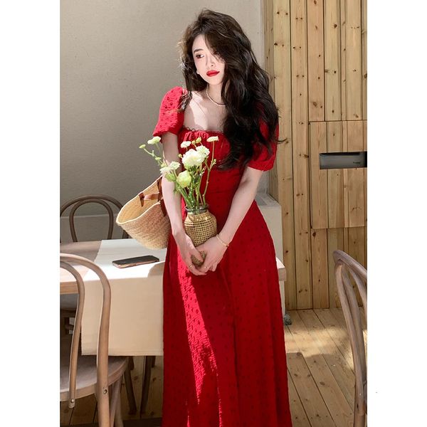 Robes midi vintage françaises pour femmes 2023 Impression d'été Élégante fête des vêtements douces coréens coréens robe de soirée rouge 240327