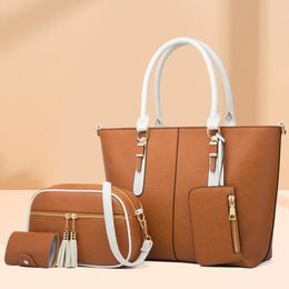 Verse stijl womens tas eenvoudige trend ontwerp kwast decoratie driedelige dame schoudertas casual handtas mini portefeuille