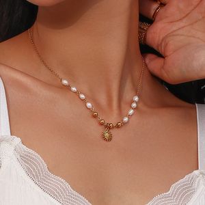 Perlas de perlas de agua dulce perlas de color cadena collar de acero inoxidable colgante de sol optimista para mujer regalo de Navidad