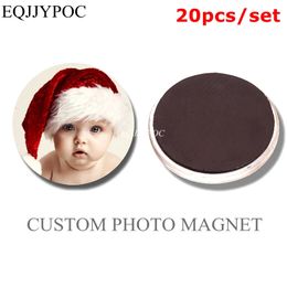 Koelkastmagneten 20PCS Aangepaste koelkastmagneet Minnaar Familie Baby Pet Company Po Glas Cabochon Diy Gepersonaliseerde Po Koelkastmagneet 231110