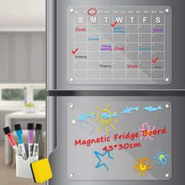 Aimants pour réfrigérateur Aimant de réfrigérateur en acrylique, ensemble de calendrier magnétique avec 4 marqueurs, porte-stylo, tableau magnétique transparent réutilisable pour réfrigérateur, calendrier 231020