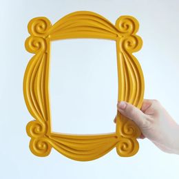 Vrienden TV-show gele deur polyresin Po-frame met standaard | Hangende fotodisplay Home Decor voor bureau tafelblad galerij 240327