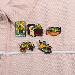 Broches en émail grenouille et crapaud, pour Couple, ski par bateau, parc, broches de rencontres, Badges à revers, bijoux d'animaux de dessin animé, cadeau pour amis amoureux