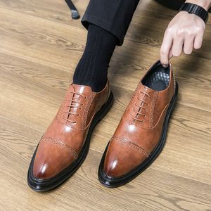Voorste mannen veter wingtip oxford details schoenen vintage zwarte kleding schoenen