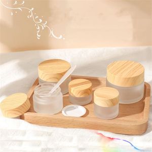 Pot en verre givré pour soins de la peau, bouteille de crème pour les yeux, récipient cosmétique rechargeable, bouteilles transparentes marron ambré, pot avec doublure intérieure et couvercle en grain de bois imité