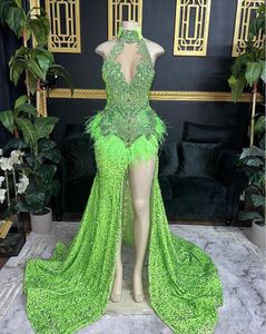 Fruit Vert Sparkly Long Robes de bal pour fille noire Gillter Diamond Crystal Feather Slit Robe de Soiree 2024