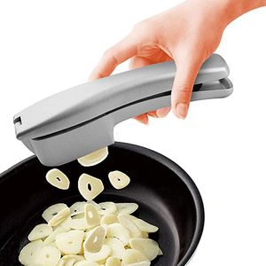 Fruitgroentegereedschap Keuken Knoflook Pers 2 in 1 Mincer Manual Garlic Crusher Squeezer Knoflook Chopper Slijpliceergereedschap Keuken Groentegereedschap 230511