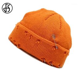 FS Trendy Pin Décoration Worn Hole Design Bonnets À Bord Court Hiver Tricoté Chapeaux Hip Hop Bonnet Pour Femmes Hommes Orange Slouch Cap1278N
