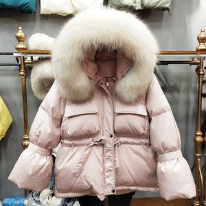 FTLZZ Grand Naturel Fourrure De Raton Laveur Veste D'hiver Femmes 90% Duvet De Canard Blanc Manteaux Épais Chaud Sash Tie Up Court Parkas Manteau De Neige 201103