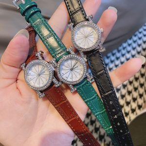 Montres-bracelets de marque complète femmes dames fille cristal Style luxe bracelet en cuir horloge à Quartz HE12