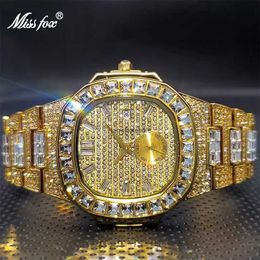 Volledige diamant zwarte hiphop horloge modieuze gigantische sprankelende waterdiamant emmer hiphop horloge set met diamanten kalender kwarts horloge voor mannen