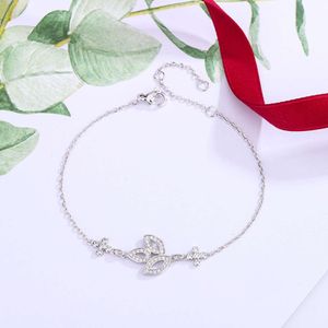 Bracelet en forme de bouton de fleur de lys en diamant pour femmes, bijoux de luxe légers, petits et minimalistes, en platine 18 carats