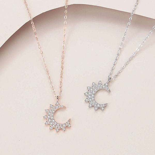 Collier petite lune plein de diamants trèfle pour femmes nouvelle lumière de luxe étoile lune collier chaîne cadeau exquis bijoux de fête fournir gratuitement une boîte-cadeau