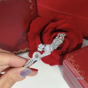 Pulsera de mujer dominante con personalidad de diamante completo, pulsera de baile lujosa, regalos, pulseras de leopardo