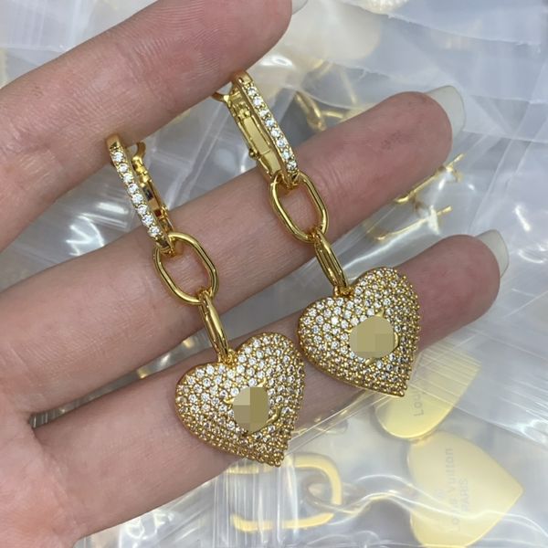 Diamantes llenos corazón 18K chapado en oro marca de lujo carta de diseñador Pendientes mujeres Hombres Pareja simple Aro de oreja comprometido joyería Regalo HLVE9 --04