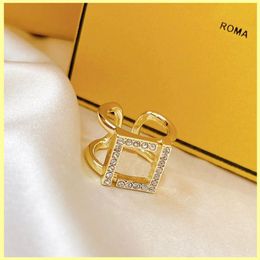 Bague de diamants complets Hommes Femmes Luxurys Designer Bijoux Lettre F Bagues de fiançailles pour femmes Homme Gold Love Ring Cadeau 21090901R277b