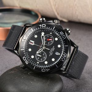 Pleine fonctionnalité relogio masculino diamant hommes montres montre de luxe mode cadran noir calendrier bracelet en or fermoir pliant maître cadeaux masculins couples