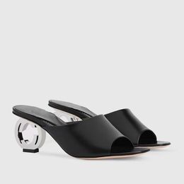 Slippers en cuir plein à grains glisses de muled sandales Placage talons anormaux Open Toee Halon Sandale Sandale Designer Luxe Chaussures de marque