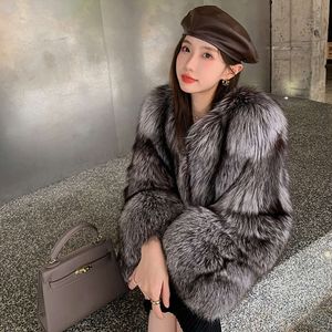 Volle huid zilvervossenbontgras voor jonge vrouwen, kleine gestalte Koreaanse editie, slanke en wilde korte jas met hoge taille 3684