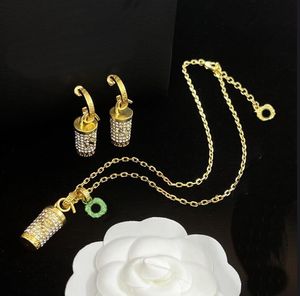 Ensemble de boucles d'oreilles et collier pour femmes, coupe cylindrique entièrement percée, Simple, Sculpture de tête de Banshee, chaîne claviculaire, bijoux de créateur, cadeaux de fête d'anniversaire, HMS17 -030