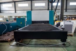 Table échangeable de machine à découpe laser à fibre entièrement fermée avec pour le carbone en acier inoxydable respectueux de l'environnement