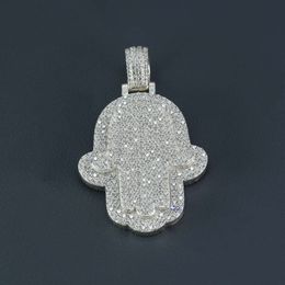 Pendentif diamant en forme de main Hip Hop Hamsa entièrement glacé en diamant Moissanite en or blanc de clarté Vvs