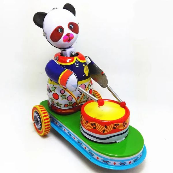 Collection adulte amusante Retro Restro Toy Metal Tin Drumming Animal Panda Car Mécanique Corloge de travail Modèle Modèle Kids Gift 240329