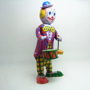 COLLECTION CLASSIQUE DROINT Rétro Clockwork Wind Up Metal Walking Tin Tyt Trumming Clown Drummer Robot mécanical Toys Kids Gift 240424