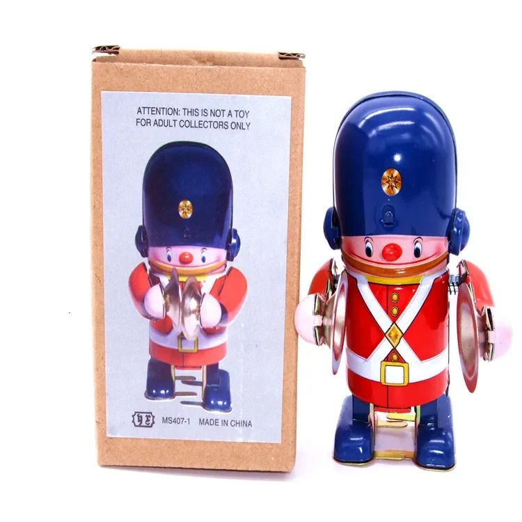 재미있는 클래식 컬렉션 레트로 시계 WIND UP 금속 걷기 주석 놋쇠 군용 밴드 로봇 장난감 장난감 장난감 장난감 키즈 선물 240307