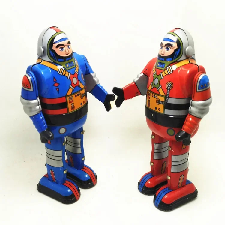 Grappige klassieke collectie Retro Clockwork Wind up Metal Walking Tin spaceman astronaut robot terugroepen Mechanisch speelgoed kinderspeelgoed 240307