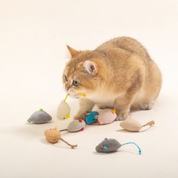 Divertente peluche gatto giocattolo morbido solido topi interattivi topi giocattoli per gattini divertenti gatti che giocano forniture di giochi di addestramento ai graffi