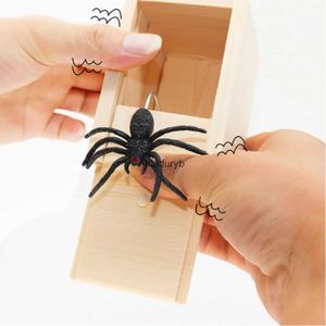 Grappig Speelgoed Halloween Rubber Spider Prank Houten Doos Speelgoed voor Kinderen Valse Tong Slang Duim Lamp Uitwerpen Bonbondoos ldren Grappig Speelgoed Giftvaiduryb