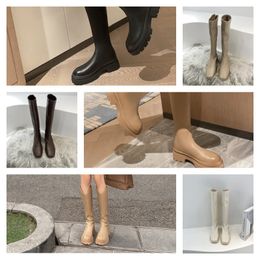 Botas de piel Mujeres PVC Betty Beeled High Heels Alto Rain Rain Boot Imploude Wellly Rubber Platform Zapatos Rainshoes Designer Factory 45 Zapatos