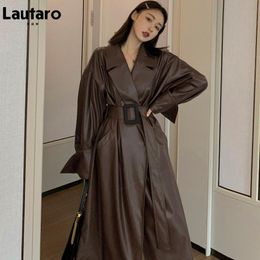 Fur Lautaro Autumn Long Oversized Brown lederen Trench Coat For Women Belt Runway Stijlvol Losse Europese stijl Fashion 2022