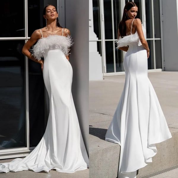 FURS Simple White Mermaid Wedding Wedding Wedding Vestidos Sexy Spaghetti Straps Backless Bridal Gowns Elegant Sweet Train Train Fiest Vestido Relojes de Mariee yd