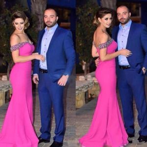 Vestidos de dama de honor de sirena fucsia para boda con cuentas fuera del hombro Vestidos de dama de honor hasta el suelo Vestido de fiesta formal para mujer