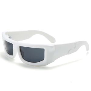 Toekomstige wetenschap en technologiegevoel van buiten stofbestendig zonnebrillen oogverblindende vierkante frame CS vrachtdecoratie mode zonnebril armband