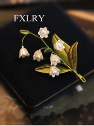 FXLRY Originele Handgemaakte Parel Elegante Lelietje-van-dalen Bloemen Broche Trui Pin Voor Vrouwen Sieraden 240315