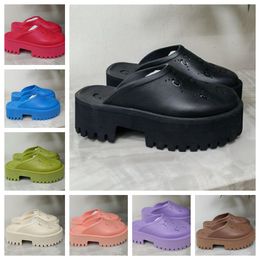 G 2024 Plate-forme pour femmes Sandale perforée Chaussure d'été Top Pantoufles pour femmes Couleurs bonbons Clair Hauteur du talon 5,5 cm Taille EUR35-42