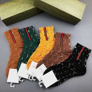 G Cotton Socks Men's Brand Socks 2024 Designer Dames Vijf paar Luxe Sports Winterbrief Drukken Borduurwerk Katoen met doos