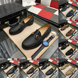 18Model 2023 Chaussures en cuir breveté de qualité nouvellement des hommes