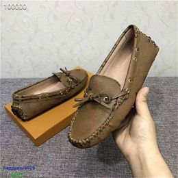 G36b dernière bonne qualité en cuir véritable femmes chaussures sandales pantoufles talon plat et fond souple conception banquet fête neakers