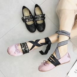 Gai Dress Tinghon Classic Silk Lace Up Ballet Round Toe Bowtie Dames Flats Elegant Valentine Shoes 230816 GAI