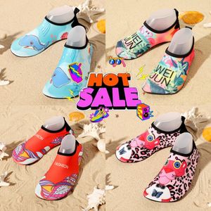 GAI GAI GAI 2024 Chaussures Femmes Hommes Plage Natation Sport Nautique Chaussettes Pieds Nus Femmes Sneaker Yoga Fiess Danse Natation Surf Plongée Snorkeling Chaussure 36-45