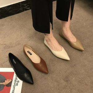 GAI GAI GAI pour femmes couleur unie en cuir talon plat noir appartements femmes bouche peu profonde semelle souple chaussures de travail bout pointu 33 34 45 231228