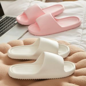 GAI GAI GAI Nueva fábrica Suela blanda EVA Desodorización Zapatilla de casa Mula Diapositivas Diseñador Mujeres Suelas gruesas Baño Antideslizante Corredores de espuma Zapatillas al por mayor