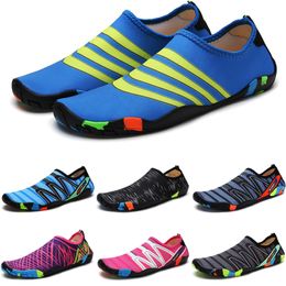 GAI Chaussures d'eau Chaussures d'eau Femmes Hommes Slip On Beach Wading Pieds Nus Chaussures de Natation à Séchage Rapide Respirant Baskets de Sport Légères Unisexe 35-46 GAI-32