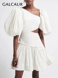 Galcaur Casual Slim Robe for Women Collar Puff Puff Sleeve Patchwork Hollow Out Mini Robes Vêtements féminins printemps 240325