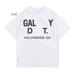 Gallary Dept Shirt Designer T Shrit Summer Alphabet Imprimé étoile même cou rond à manches courtes hommes et femmes hommes mode 6257