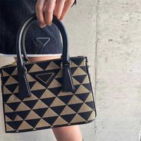 Galleria Luxurys Designer Sac dames sac à main Tissu en cuir Triangle Match Femme Totes Crossbody Tote Top Quality